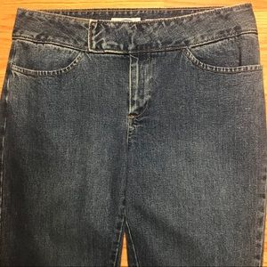 OLD NAVY VINTAGE CLASP JEANS SIZE 6